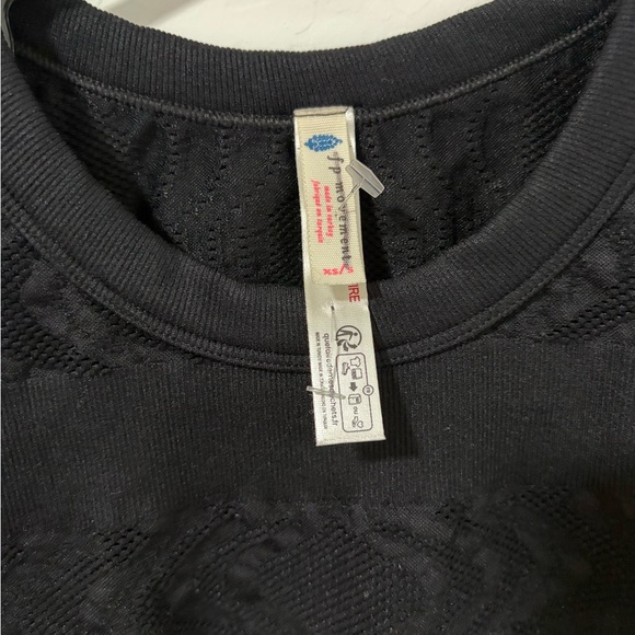 New FP Free People Movement Women's Run The Distance Baby Tee Size XS / S - Picture 2 of 4